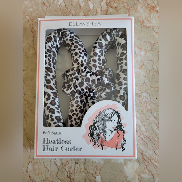 Ella Shea Cheetah Print Heatless Hair Roller by Francesca's - Picture 2 of 4
